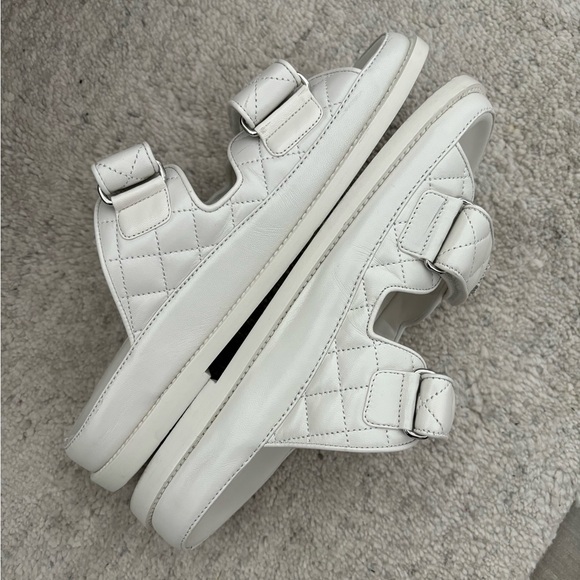 CHANEL 🖤 24P Classic White Leather Slip on Dad Sandals - Size 39 *RARE* - Picture 9 of 13